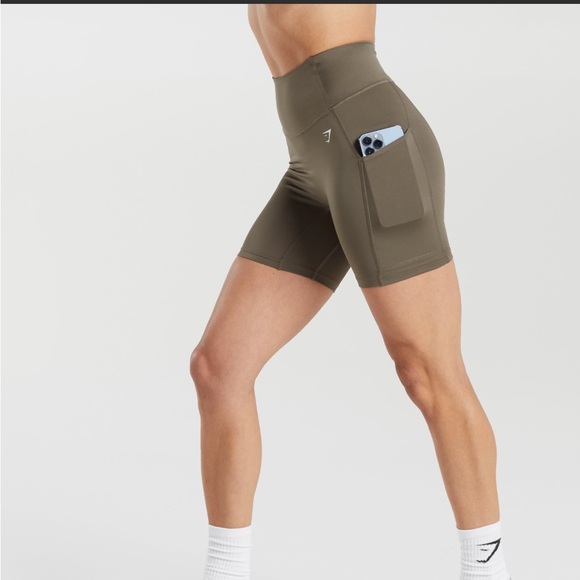 Gymshark Camo Brown Pocket Shorts - Picture 2 of 6